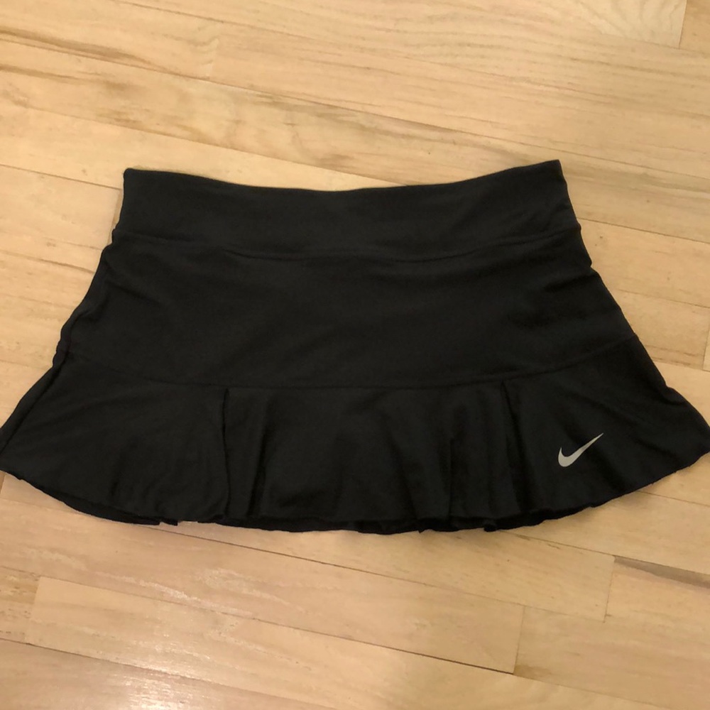 Nike tennis skirt. EUC.